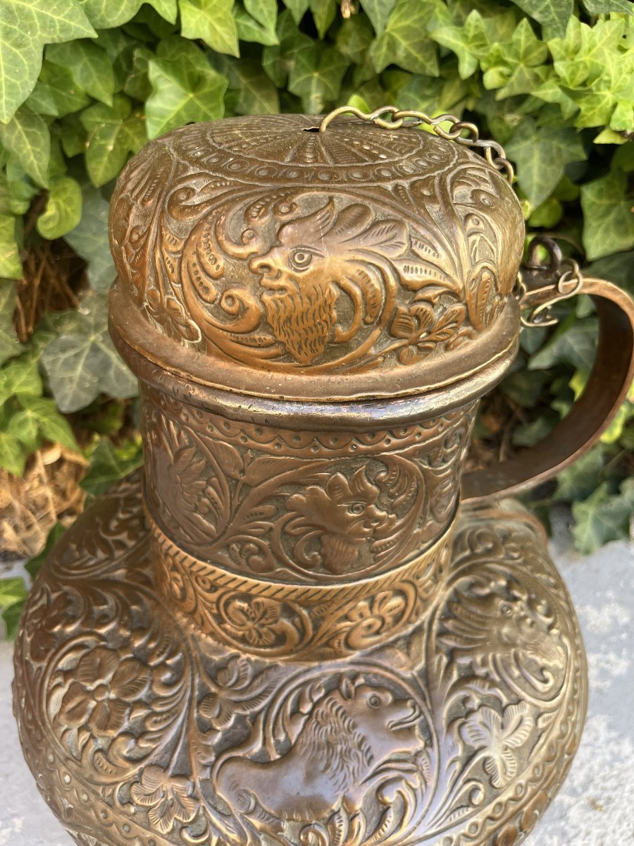 Cruche couverte en cuivre repoussé à blason, Italie,XVIIIème siècle-photo-3