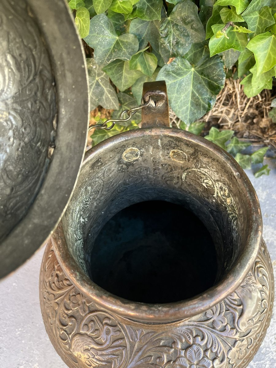 Cruche couverte en cuivre repoussé à blason, Italie,XVIIIème siècle-photo-1