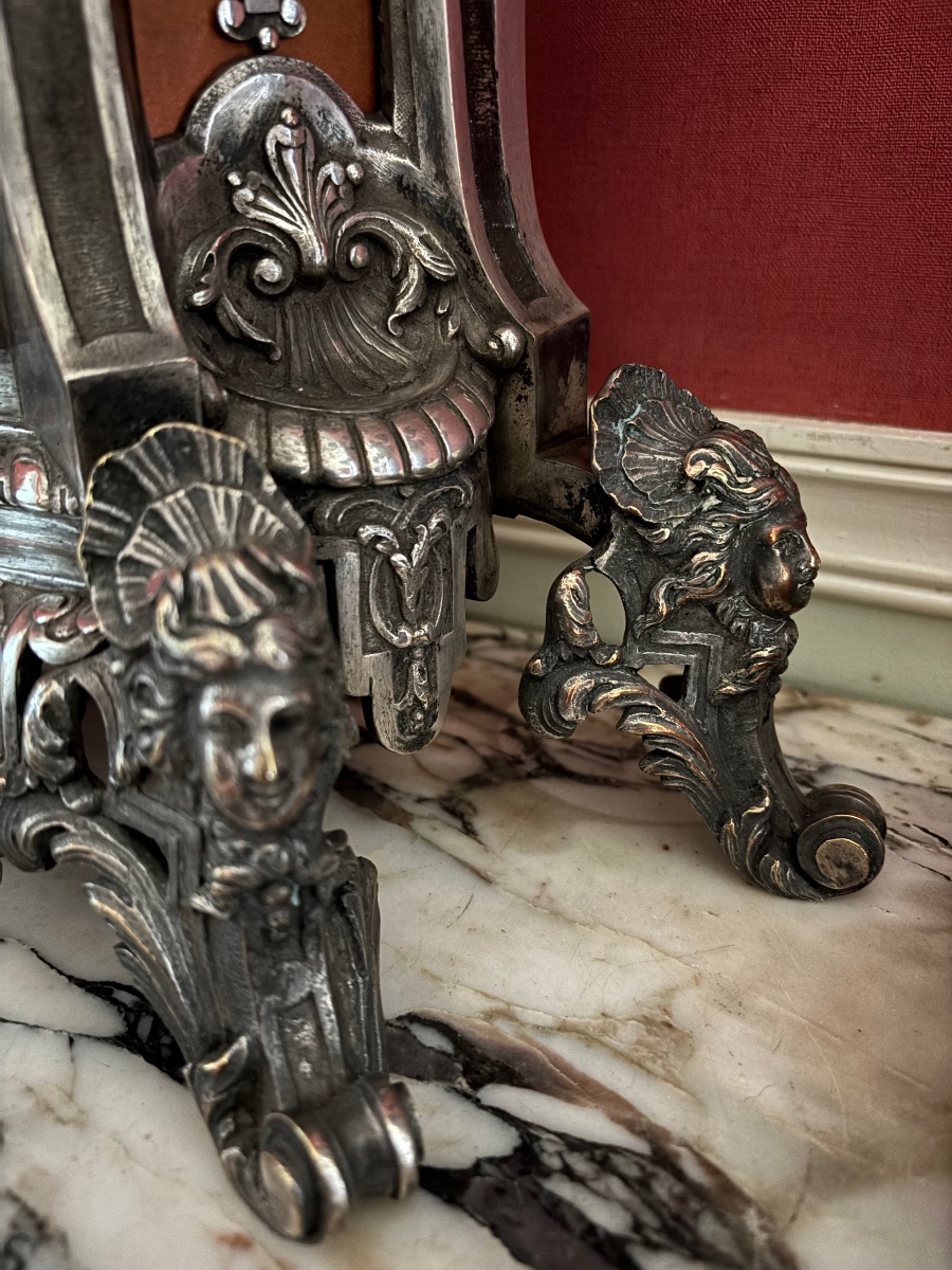 Garniture de cheminée en bronze argenté de style Régence, Henri Houdebine bronzier-photo-1