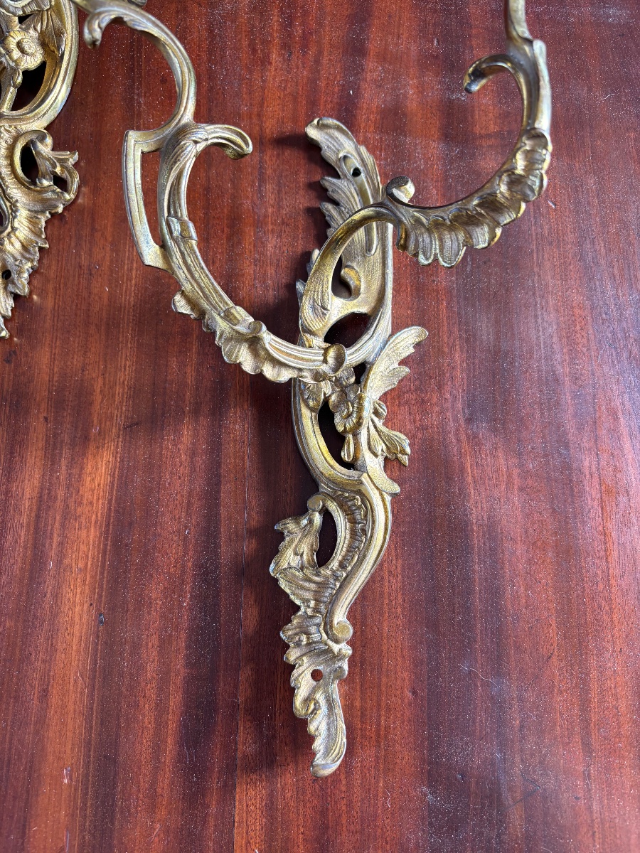 Paire d’appliques Louis XV de style rocaille en bronze doré -photo-2