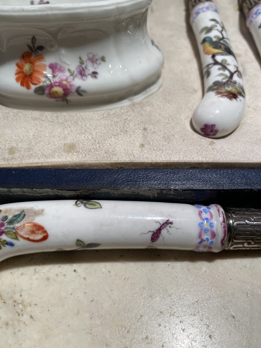 Coffret à couteaux , Porcelaine de Berlin . Maison A.Popoff vers 1880 -photo-1