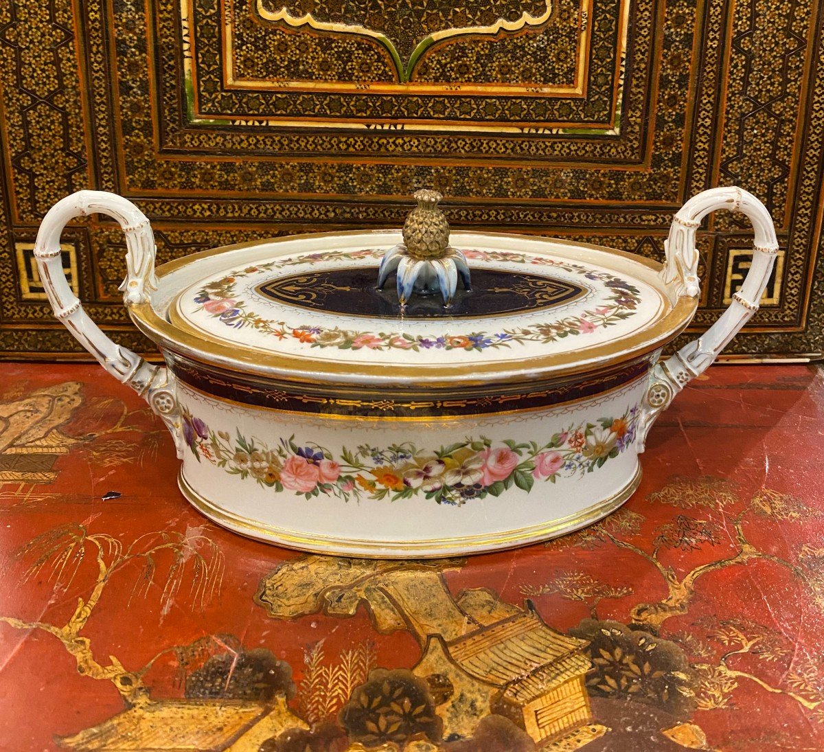 Sucrier en porcelaine de Sèvres , époque Charles X