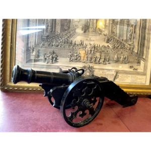 Bronze Cannon Bearing A Coat Of Arms, With Its Wooden Carriage, 18th Century