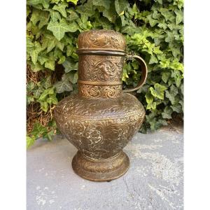 Lidded Copper Repoussé Jug With A Coat Of Arms, Italy, 18th Century