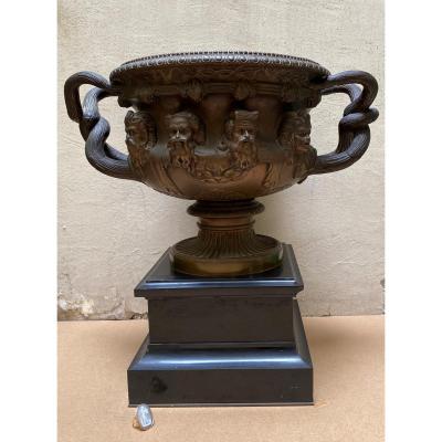 Large Bronze Vase Called "warwick" Signed F. Barbedienne XIXth Century