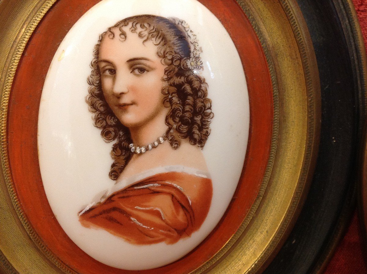 Pair Of Women Portraits On Porcelain-photo-2