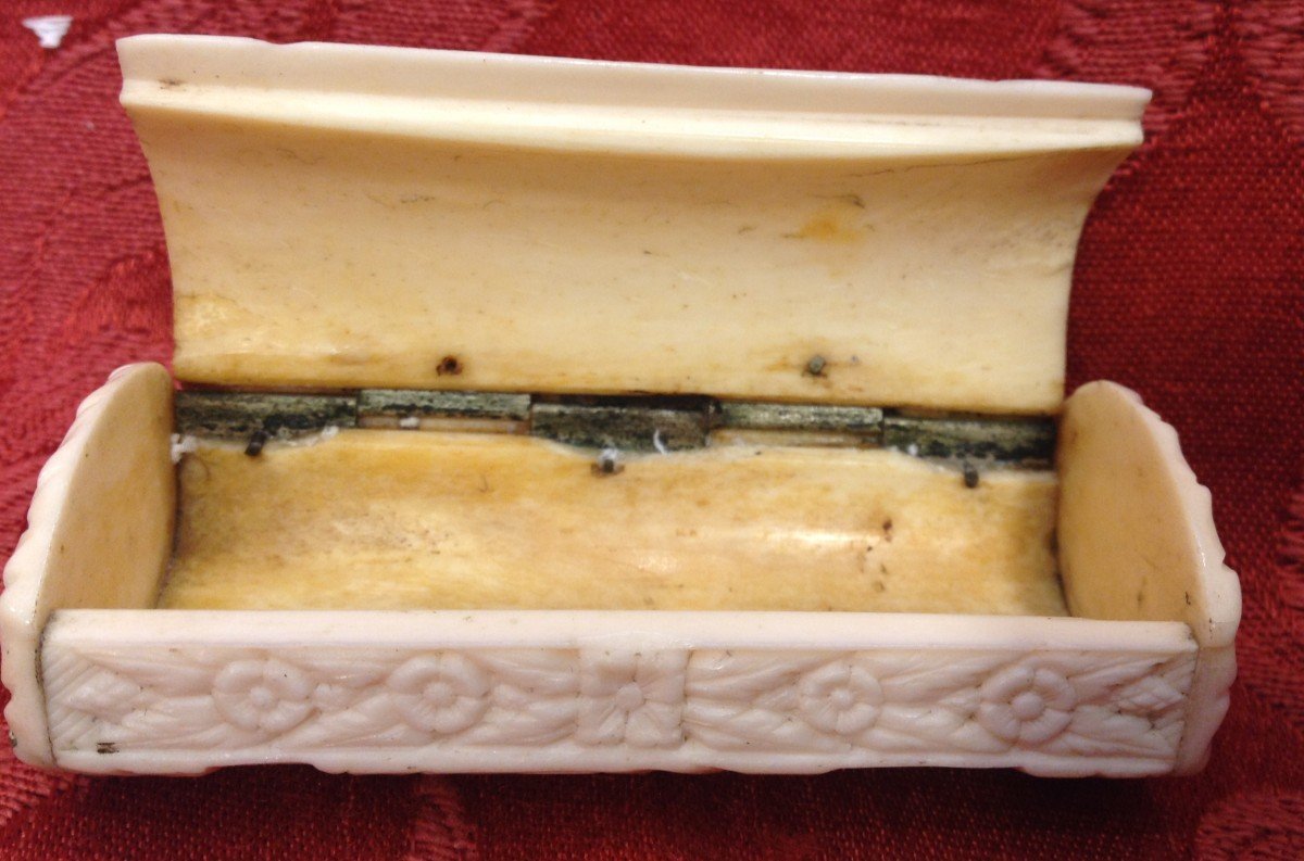 18th Century Snuff Box In Carved Bone-photo-4