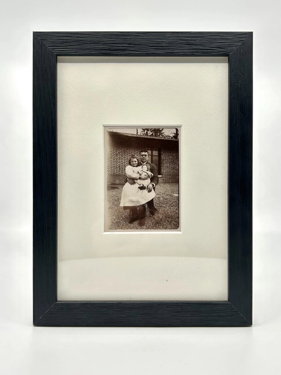 émile Zola - Photograph Of The Servants - Original Framed Print - 1895-photo-2