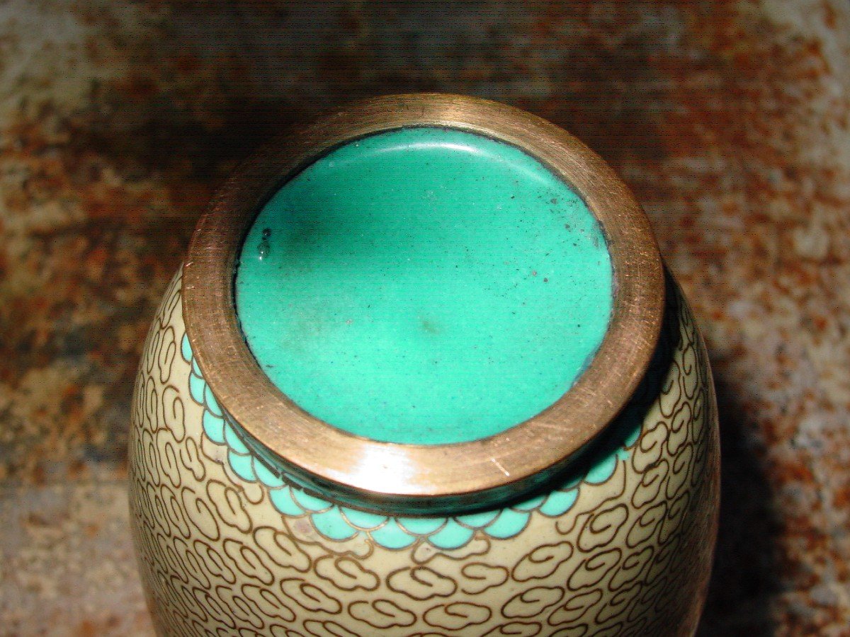 Pair Of Japanese Vases In Cloisonne & Gold-photo-2