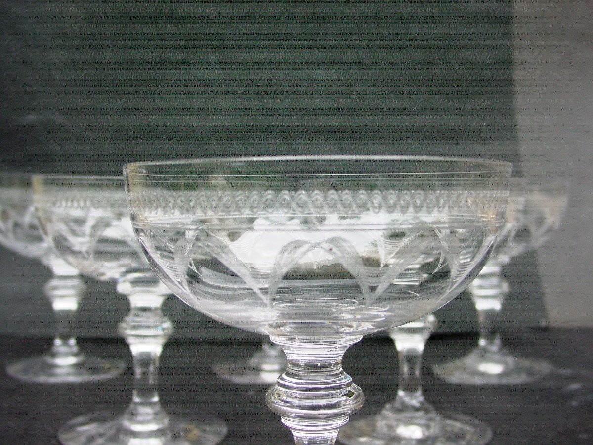6 Coupes à Champagne  En Cristal De Baccarat
