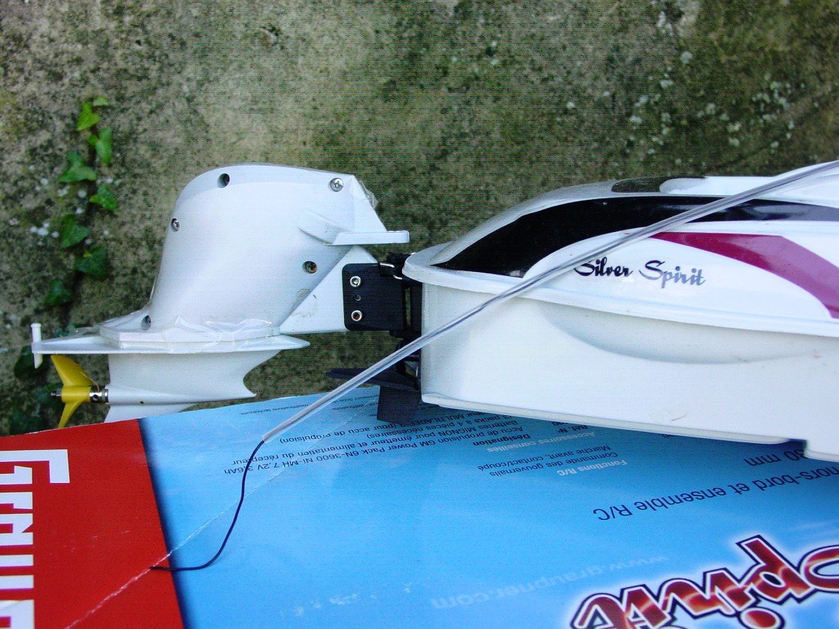 Graupner Silver Spirit Daycruiser Outboard-photo-4