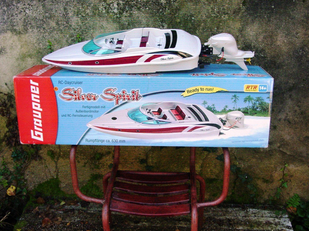 Graupner Silver Spirit Daycruiser Outboard