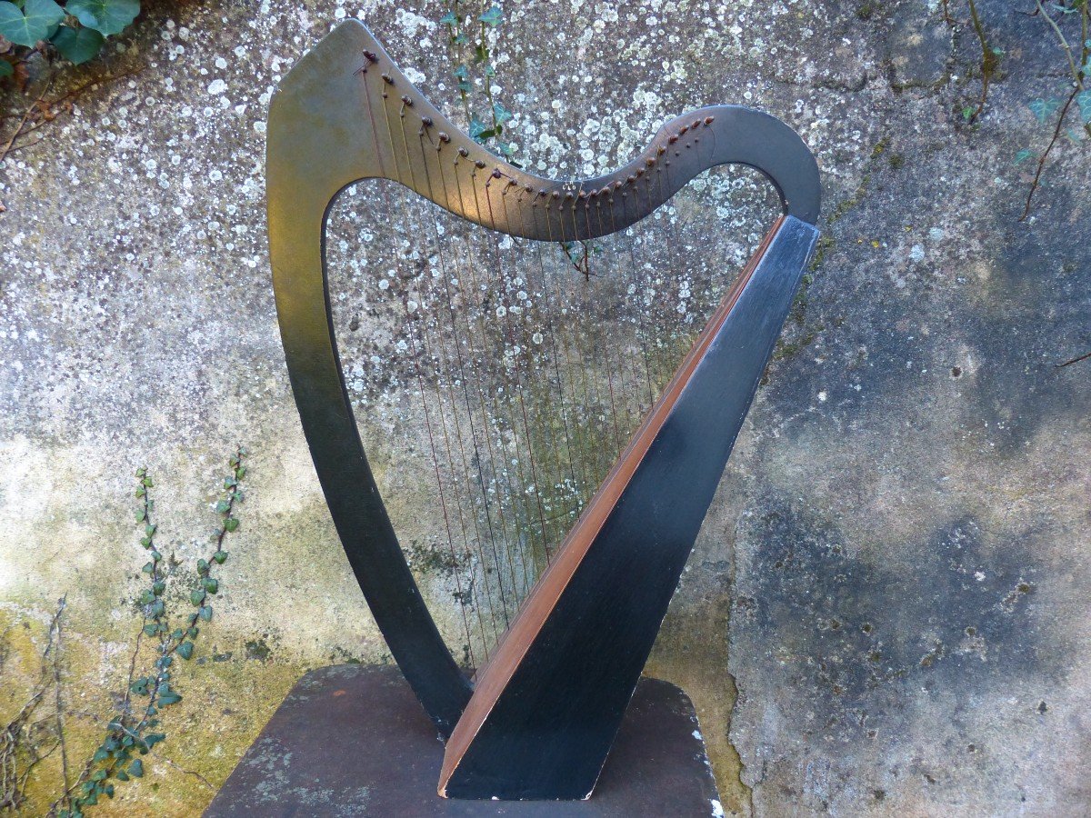 Small 25-string Harp Circa 1970 Celtic?
