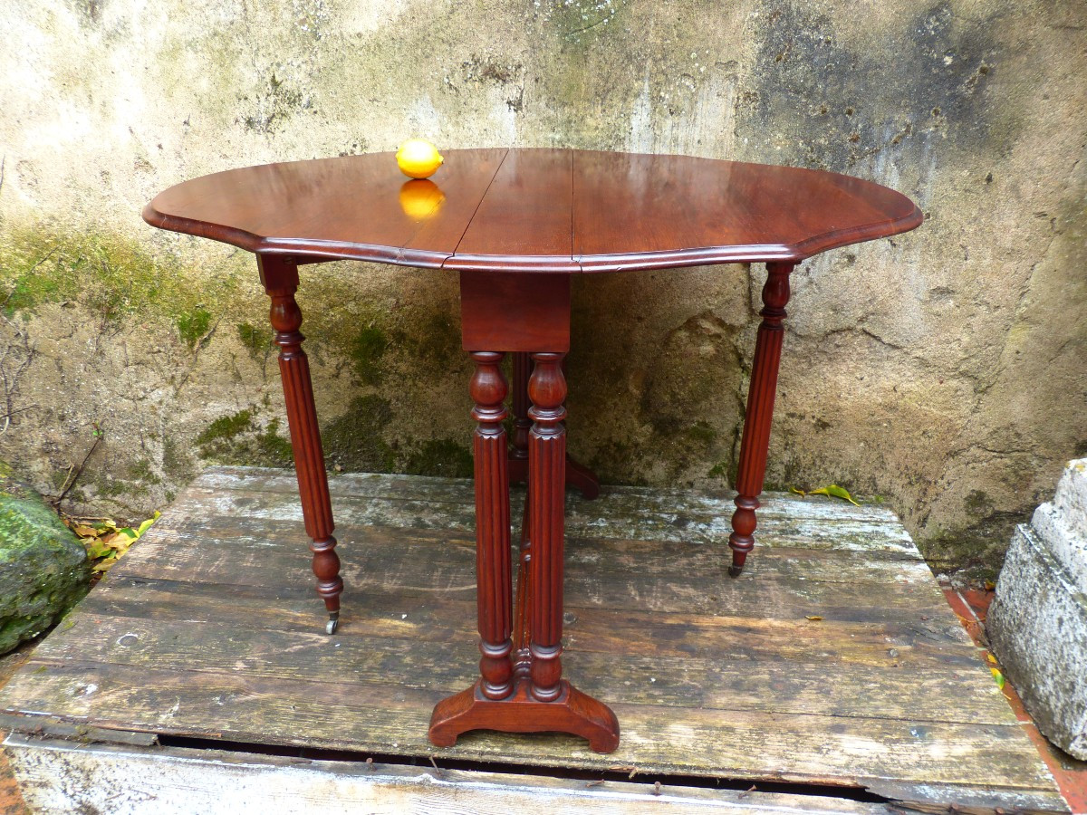 Solid Mahogany Gate-leg Table -photo-3