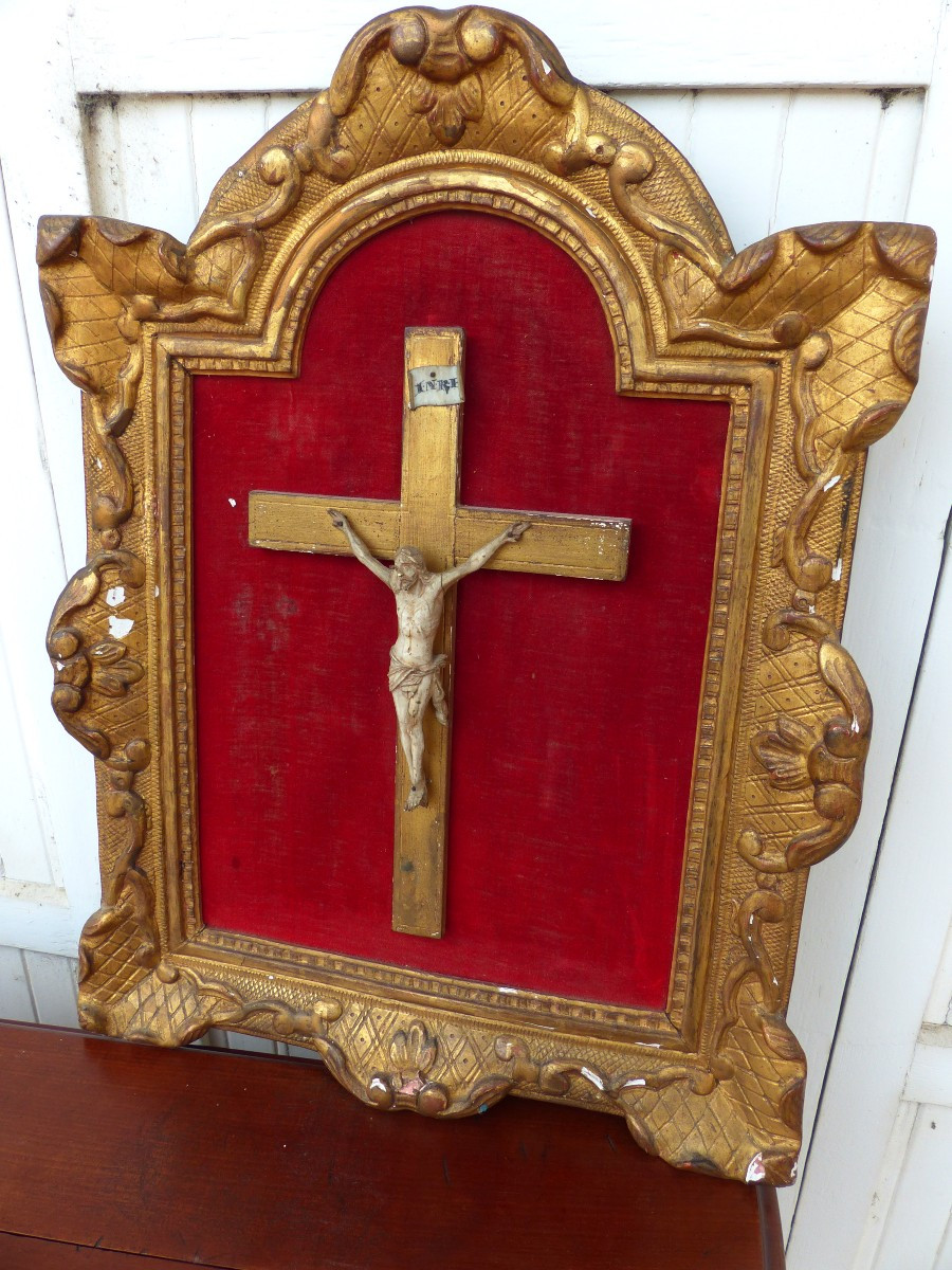 Christ Ivoire dans cadre 18ème siècle Christ d'Alcove 