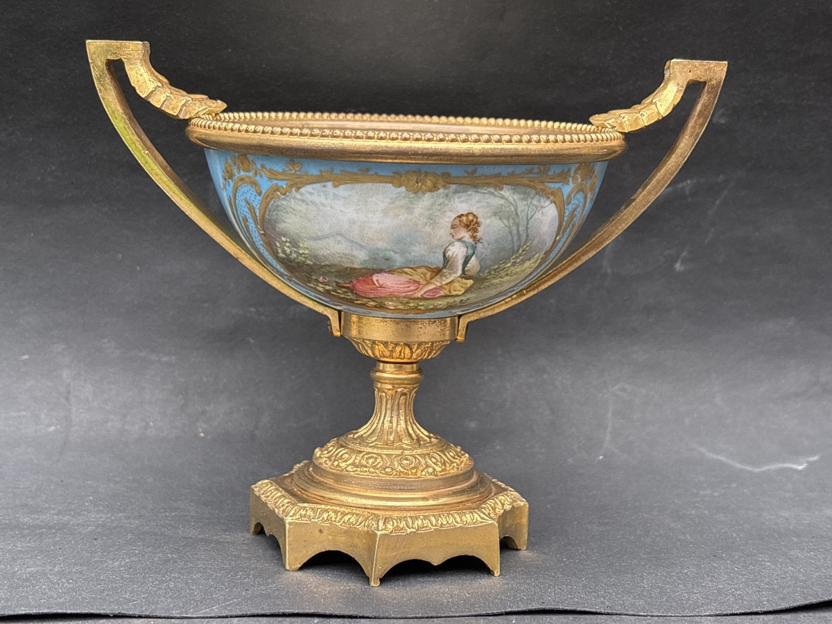 19th Century Sèvres Style Ring Sizer In Gilt Bronze And Porcelain 
