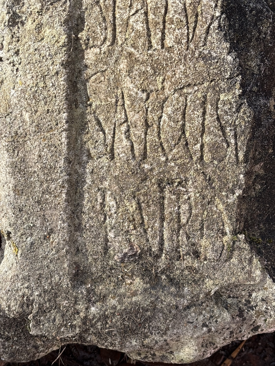 Fragment Stèle Funéraire Romaine ou Moyen Âge -photo-2