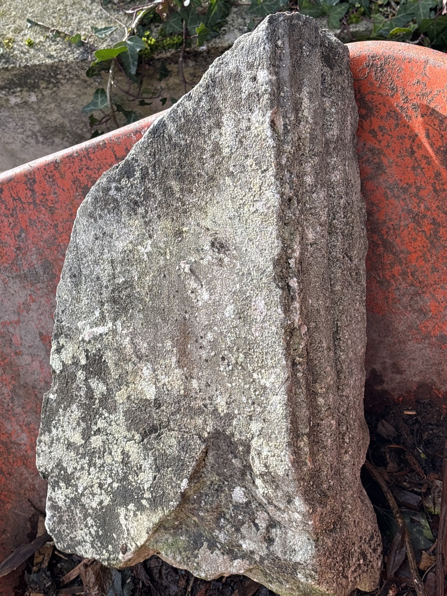 Fragment Stèle Funéraire Romaine ou Moyen Âge -photo-4