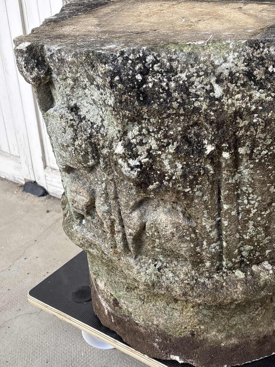 Stone Corner Capital, 15th Or 16th Century -photo-3