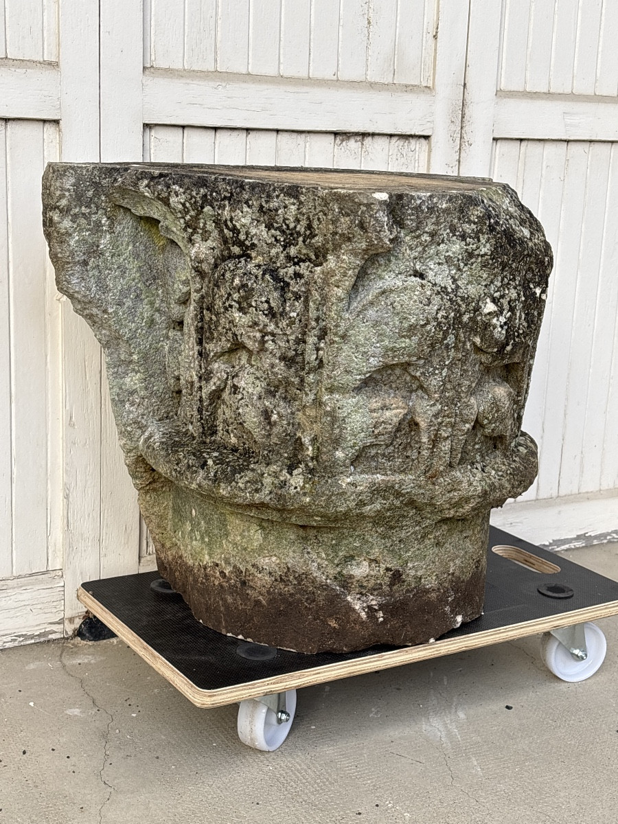 Stone Corner Capital, 15th Or 16th Century 