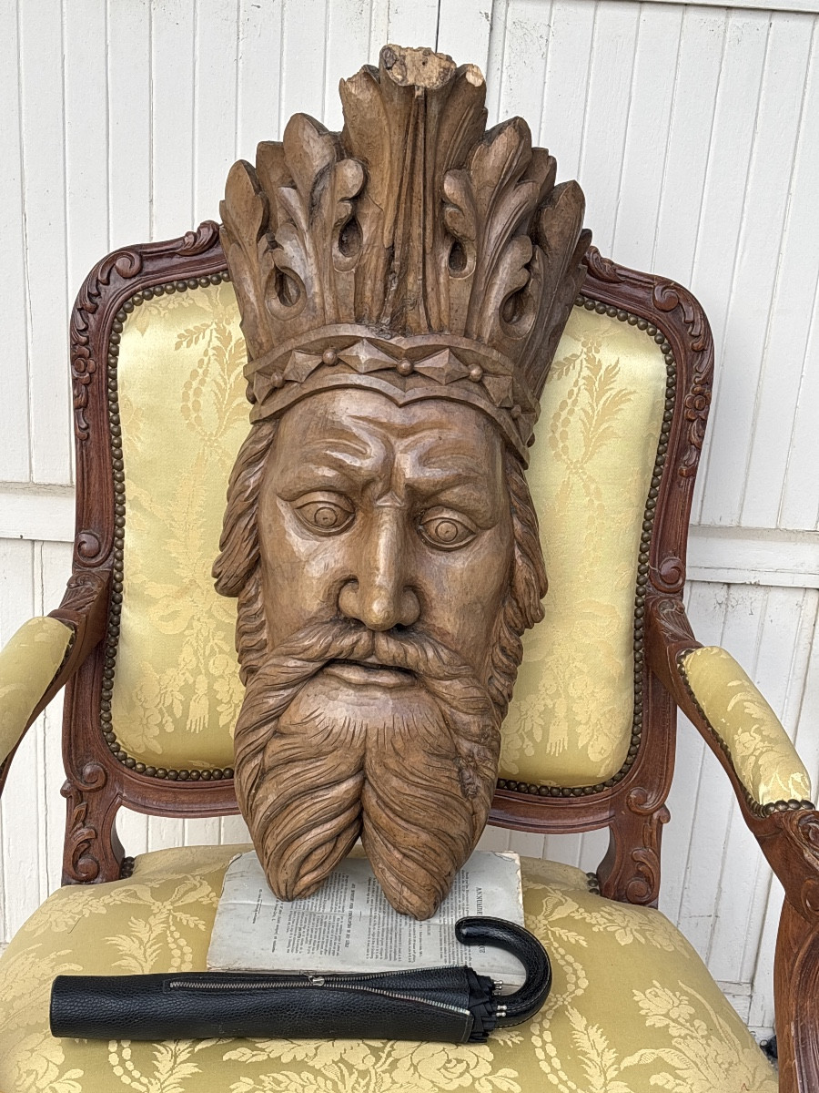 Sculpture Of A Biblical Or Mythological King In Fruitwood -photo-4