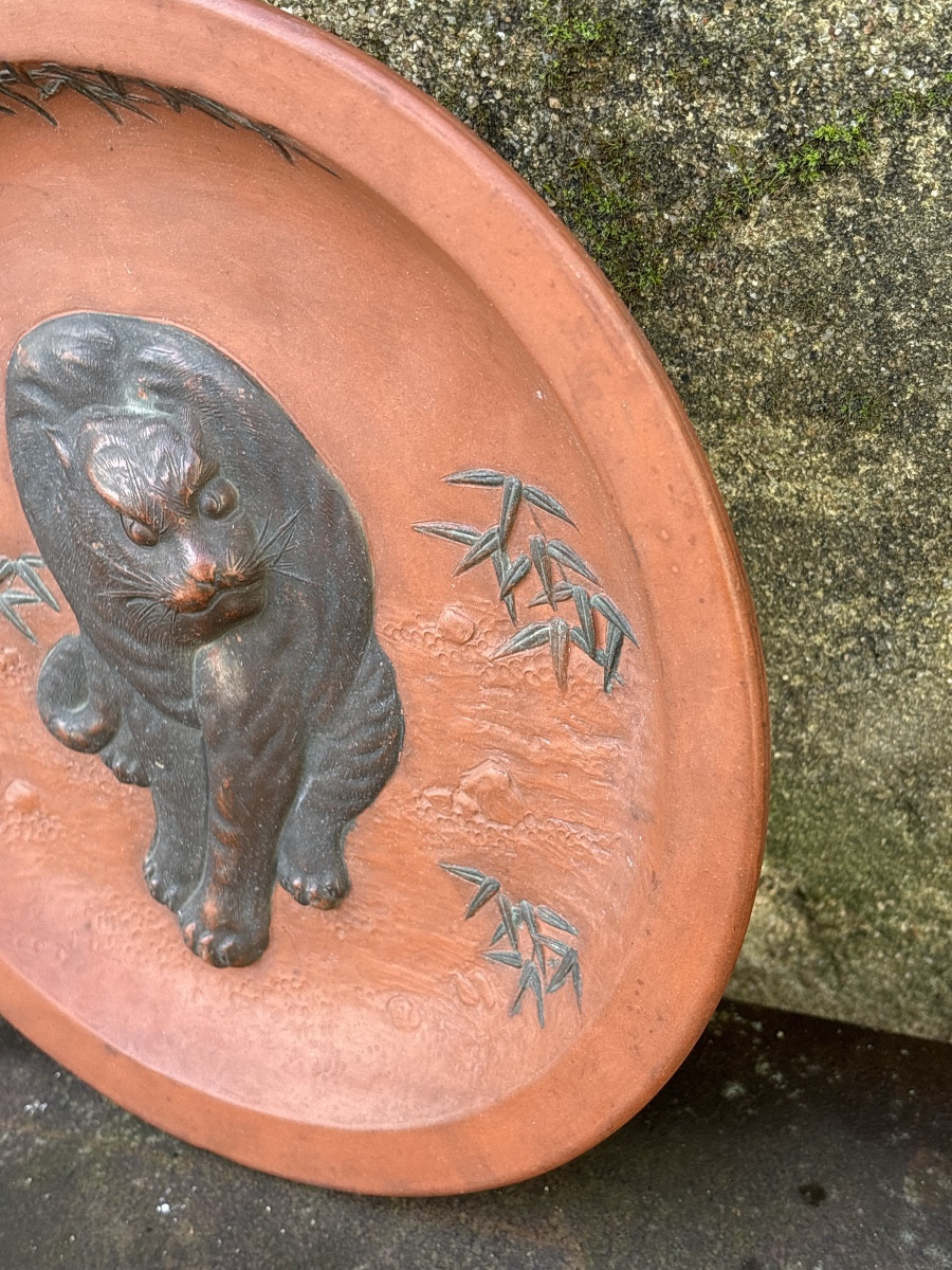 Japanese Earthenware Plate, 19th Century, Cat And Tiger Decoration -photo-3