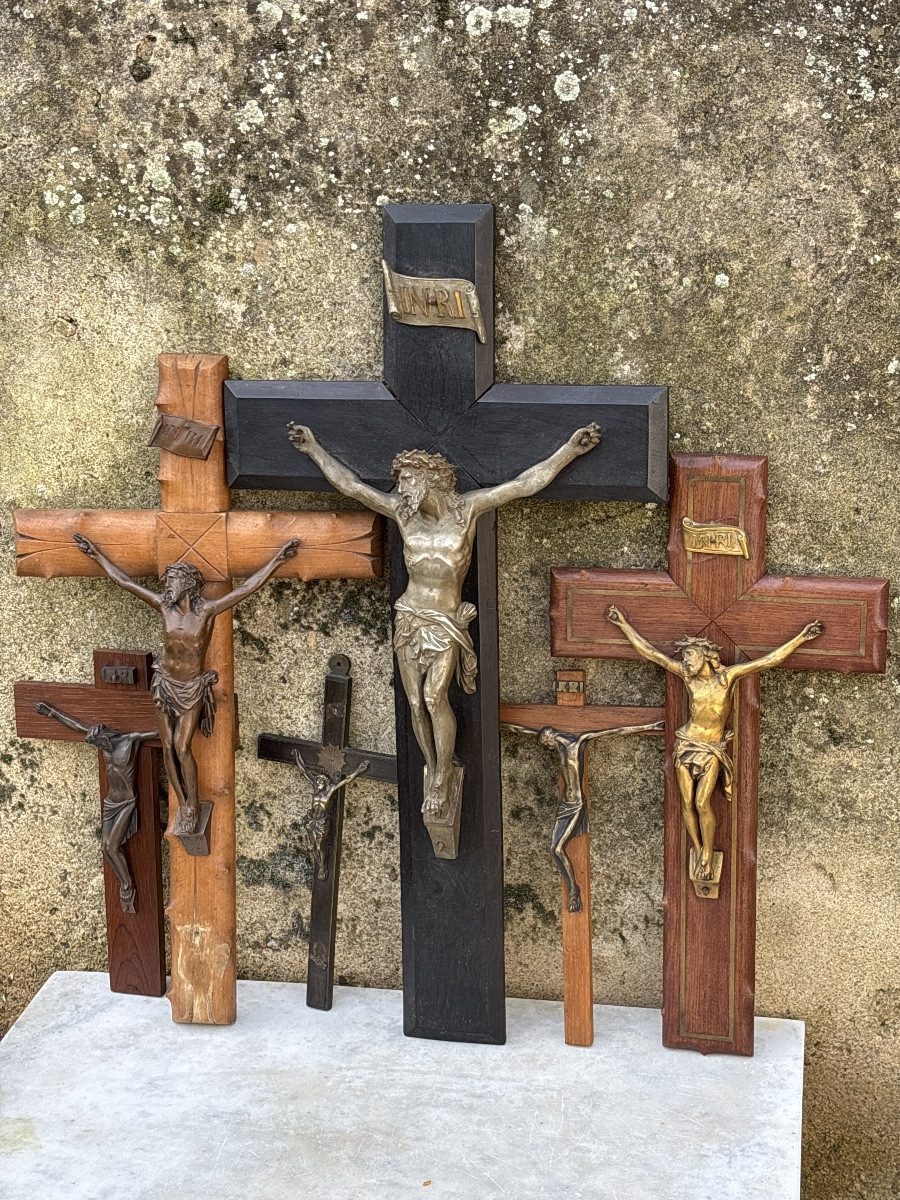 Set Of 6 Christ Crucifix 