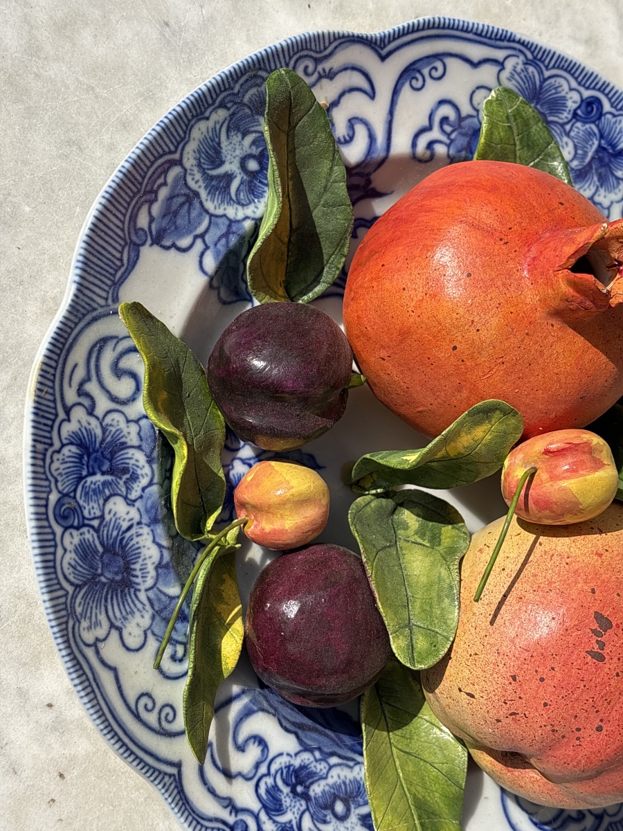Christine Viennet(1947) Assiette en trompe l’œil modèle Flora -photo-2