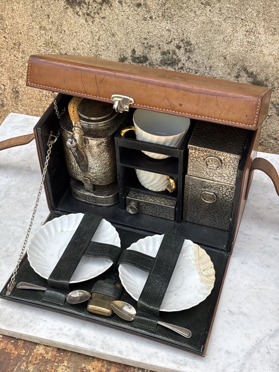 Picnic tea set for car 1910 Service à thé Anglais pour l automobile.