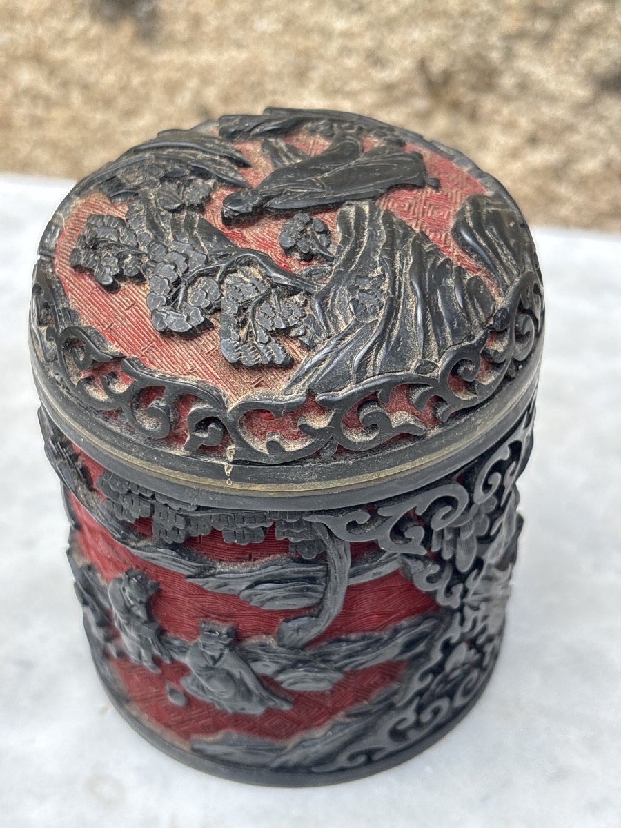 Chine Boîte en Laque Cinnabre Noire et Rouge à thé ?-photo-3