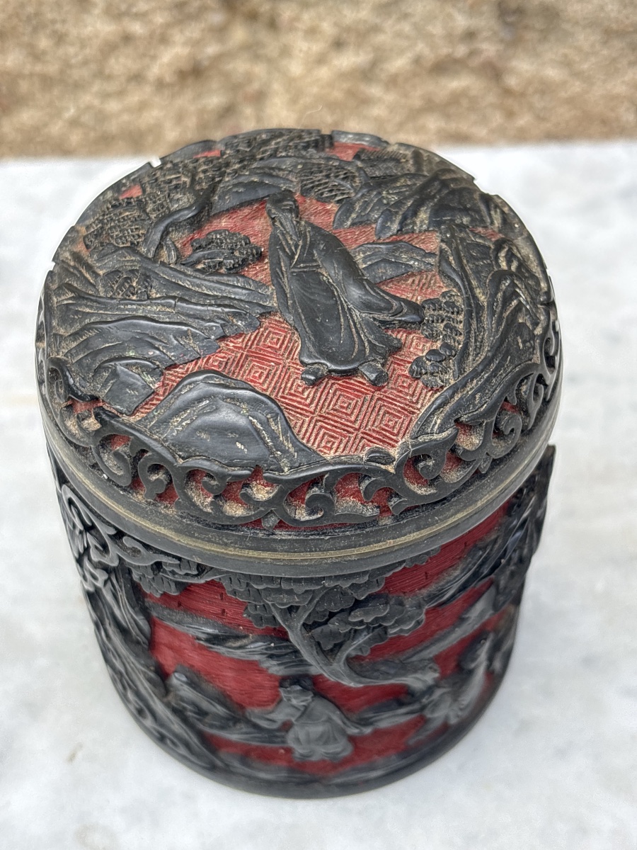 Chine Boîte en Laque Cinnabre Noire et Rouge à thé ?-photo-4