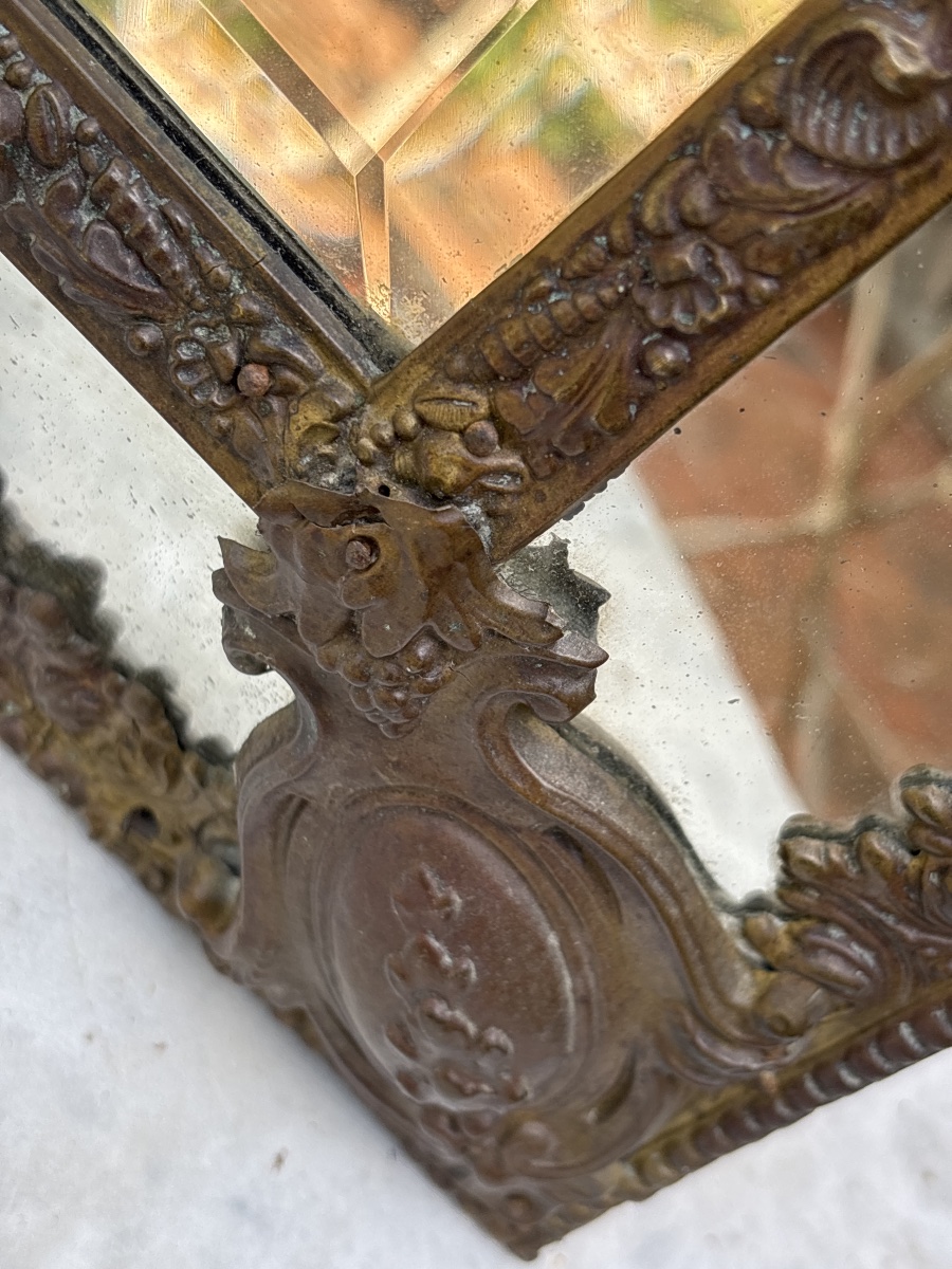 Miroir style Louis XIV fin 19 eme en laiton repoussé -photo-2