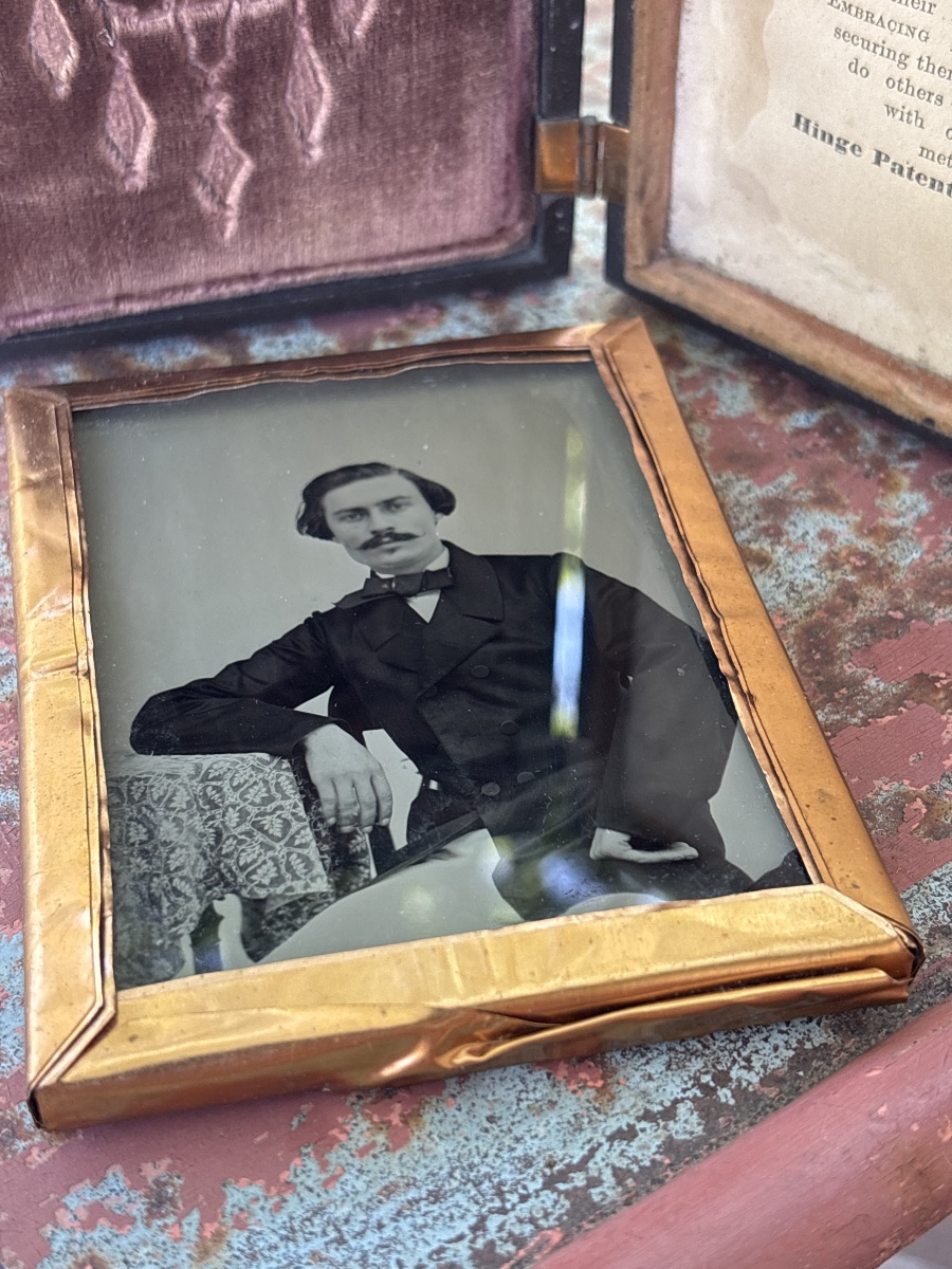 : Ambrotype caché 1860 USA Union Case en Composition -photo-1