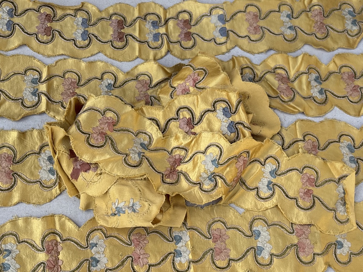 19th-century Embroidered Silk Ribbon (5 Meters)