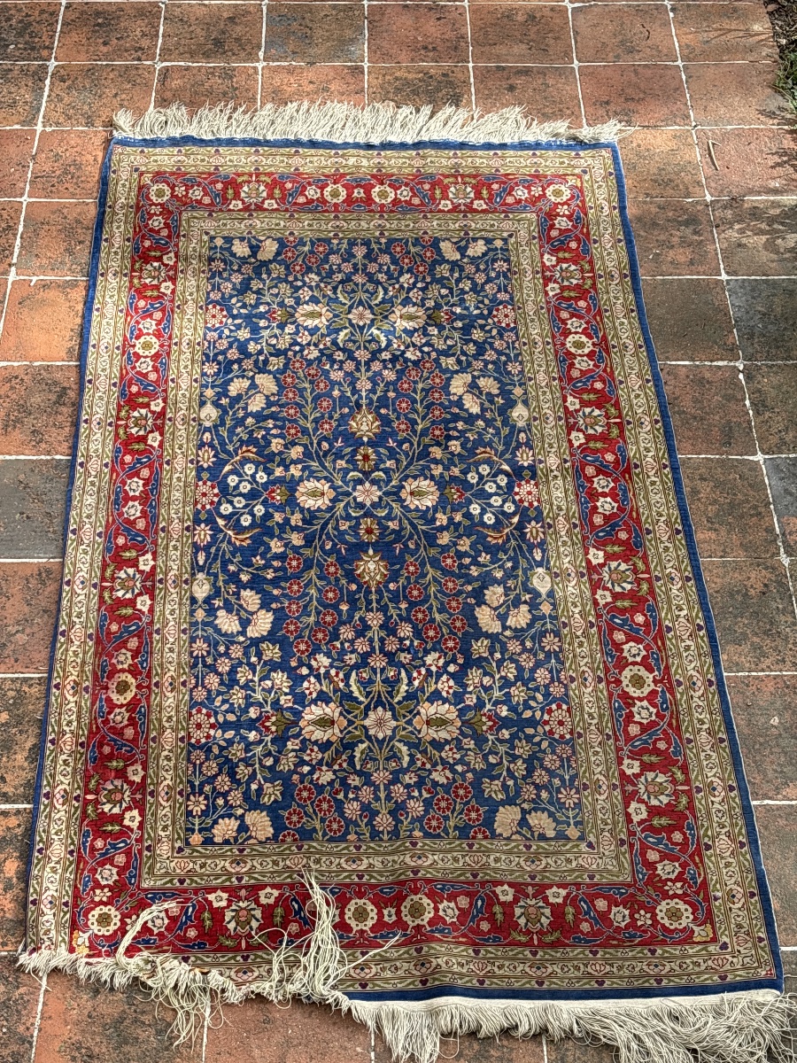 Fine Iranian Silk Rug -photo-2