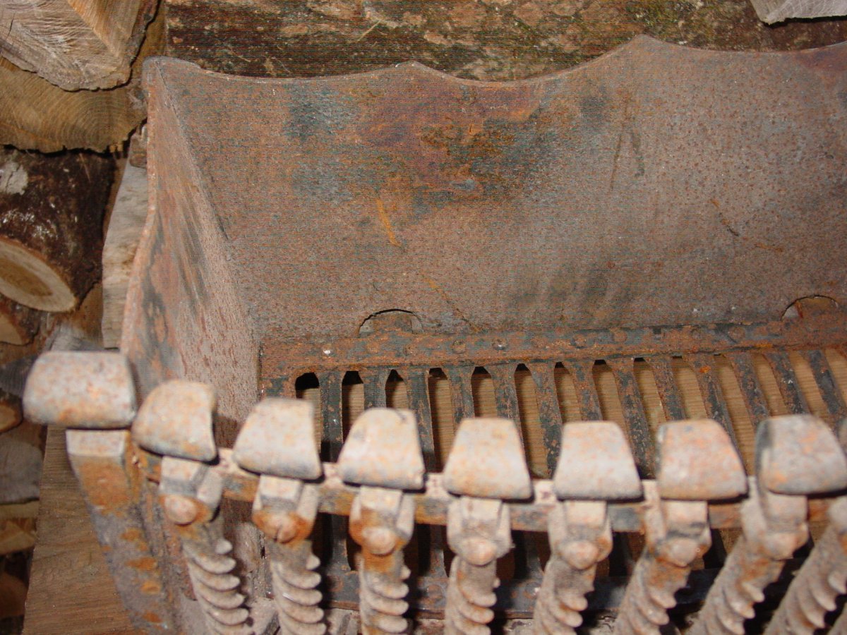 Important Ember Fireplace Grid, Charcoal Around 1900-photo-1