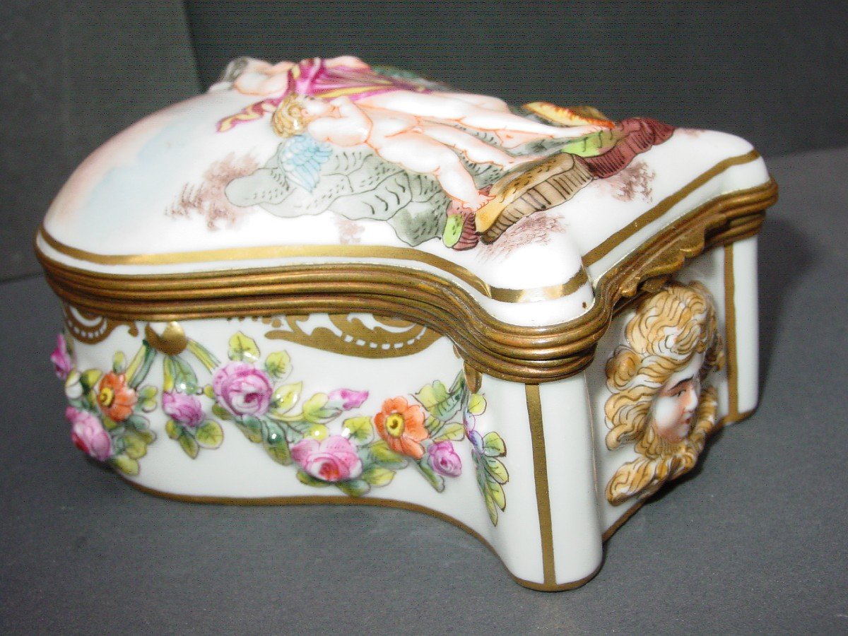 Choice Of 19th Century Capodimonte Porcelain Boxes-photo-3