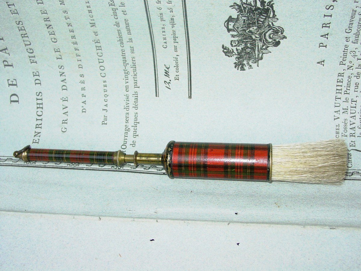 Clan Mac Lean Rare Retractable Brush With Tartan Ware Decor-photo-3