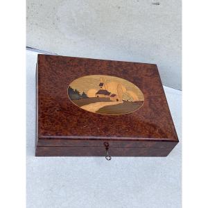19th-century Thuja Wood Magnifying Glass Set With Marquetry.