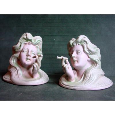 Paire de "Biscuits"  Art nouveau "Femme à la cigarette" Bohème goût Mucha ..gratte allumettes