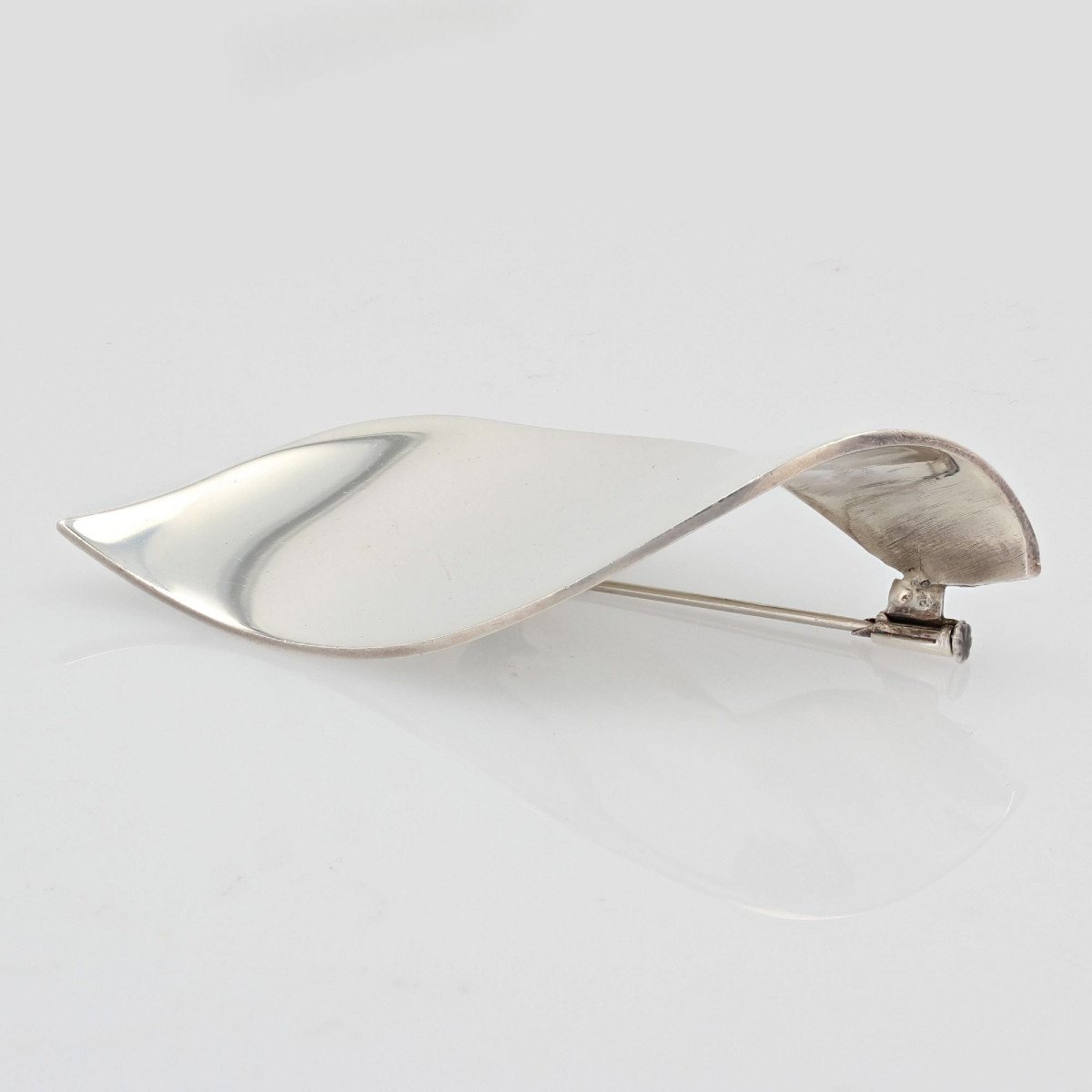 Stylized Leaf Silver Brooch-photo-3