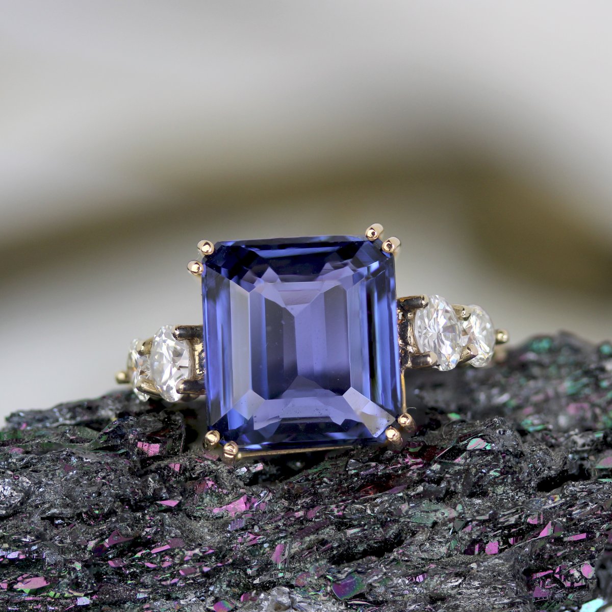 Bague Tanzanite Naturelle Certifiée Acoompagnée De Ses Diamants-photo-3