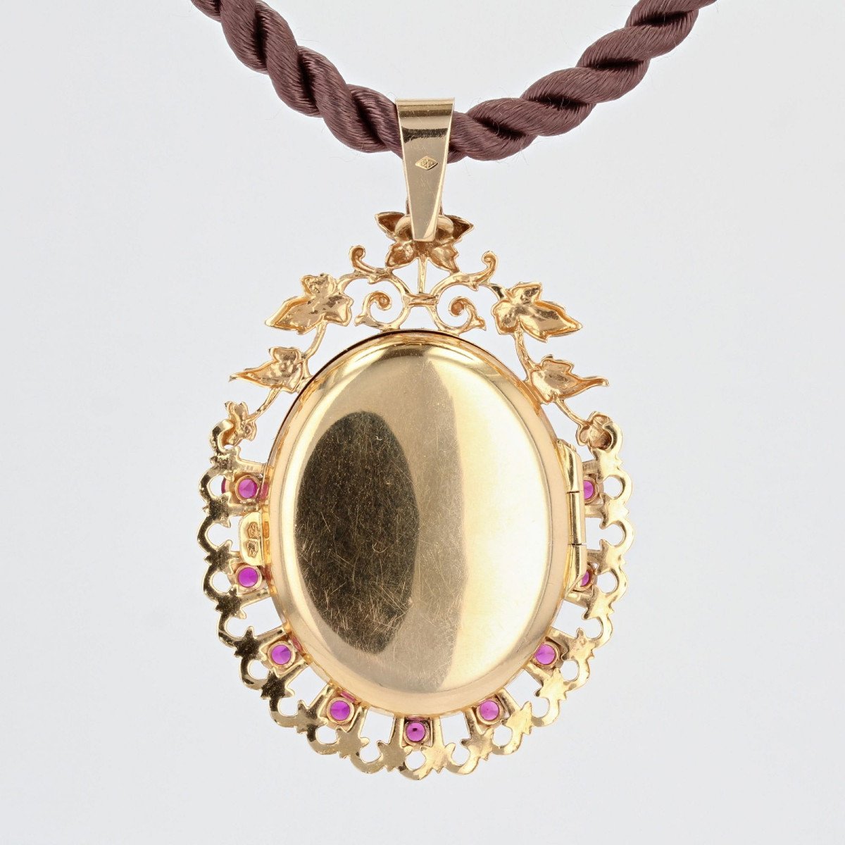 Old Medallion In Rose Gold Pearl And Ruby-photo-3