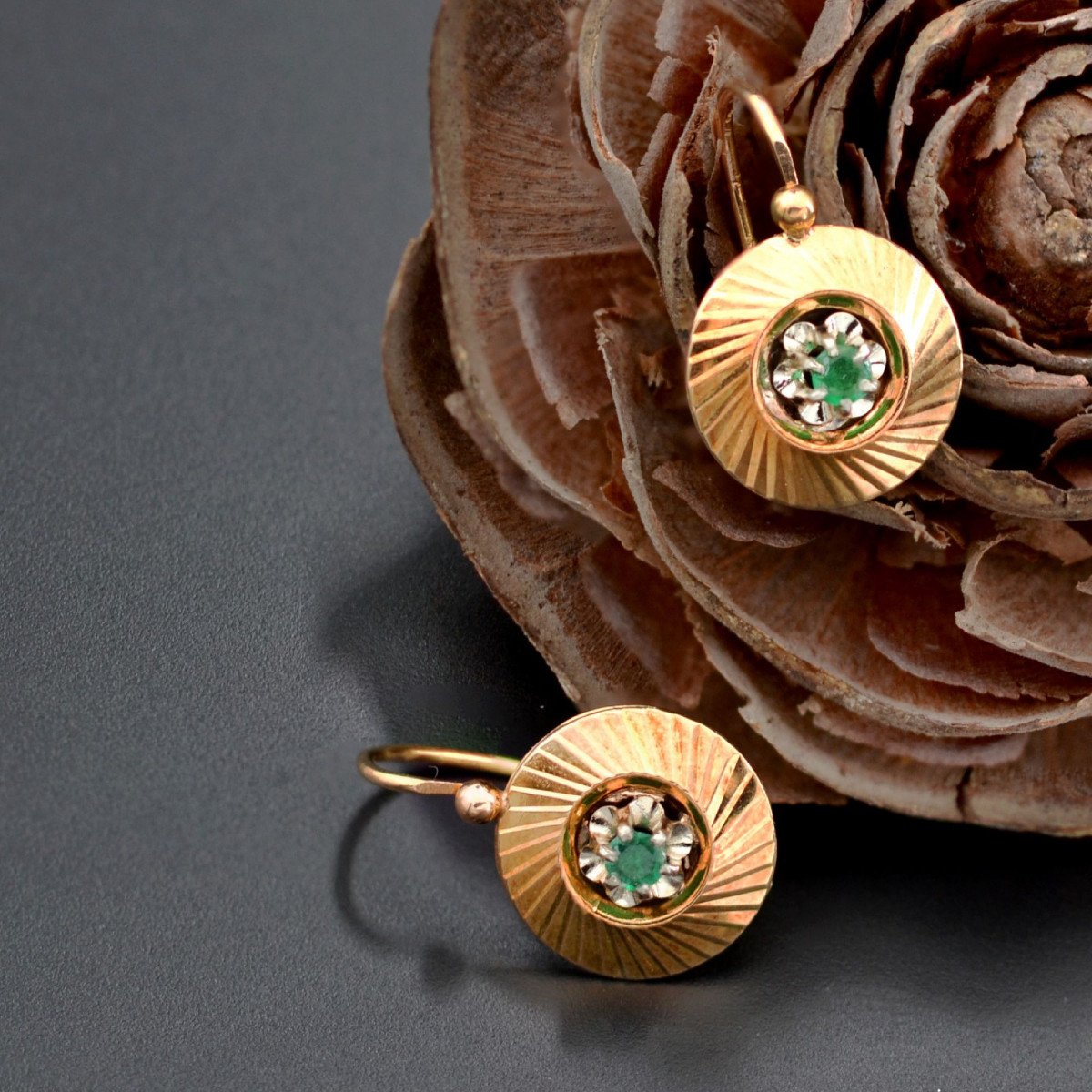 Dormeuses Earrings In Yellow Gold And Emeralds-photo-3