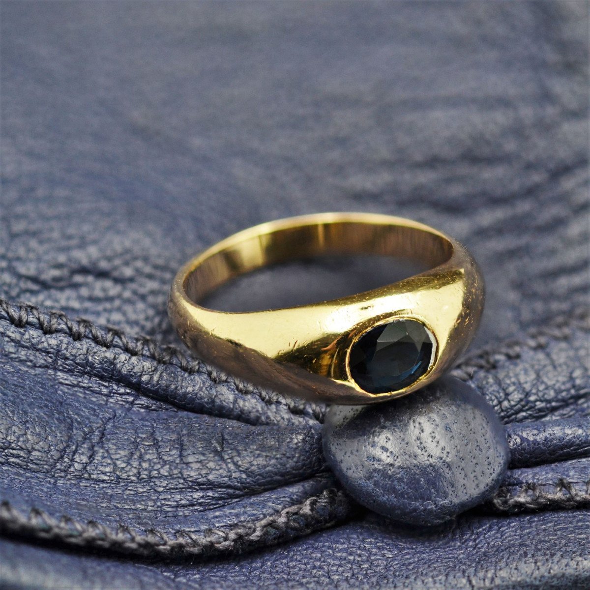 Sapphire Yellow Gold Bangle Ring-photo-1