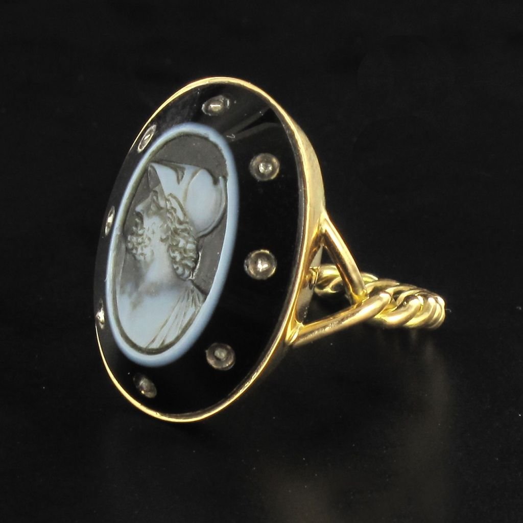 Old Empire Cameo Ring On Onyx And Diamonds-photo-5