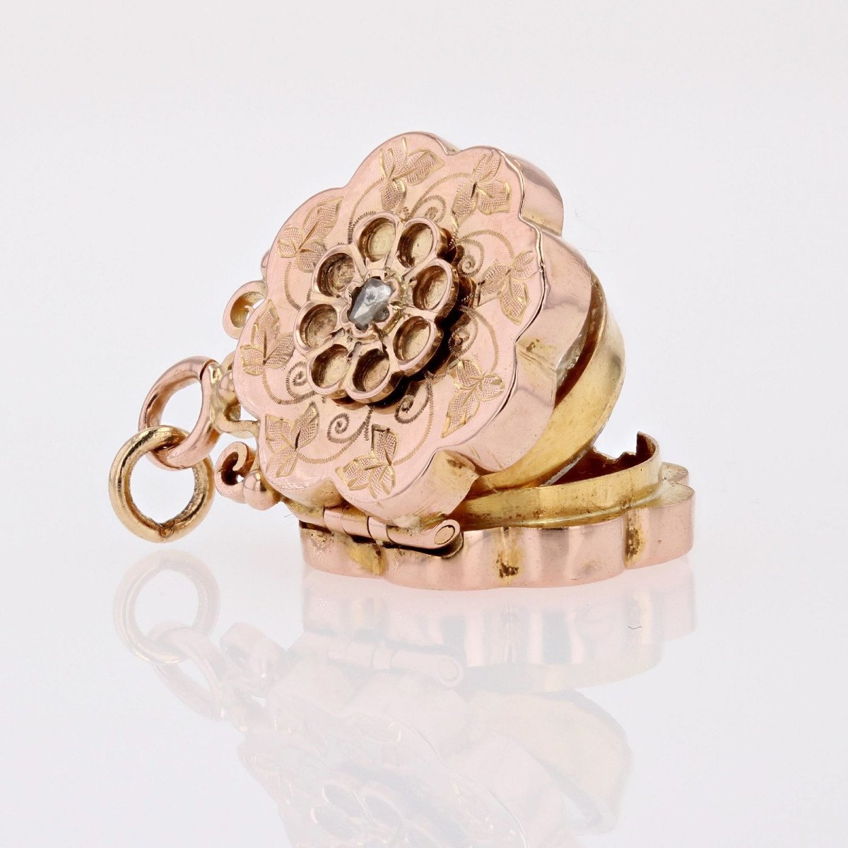 Médaillon Ancien Or Rose Ciselé Diamant-photo-3