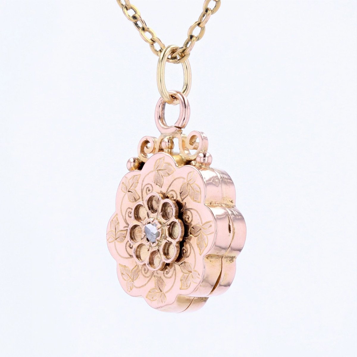 Médaillon Ancien Or Rose Ciselé Diamant-photo-1