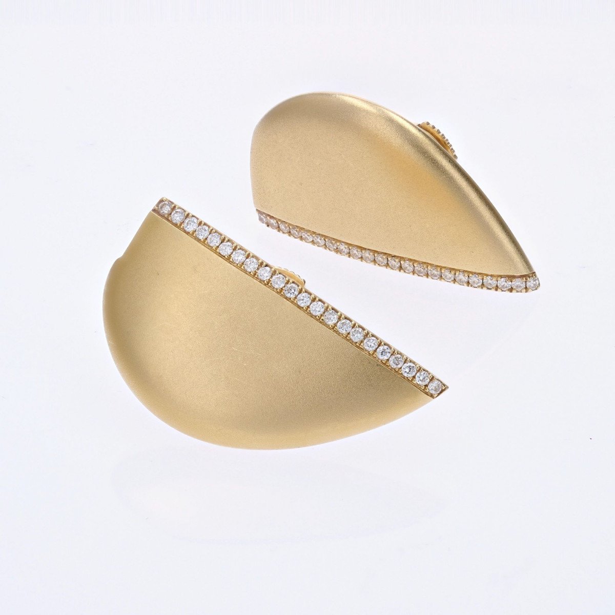 Ofée Brushed Gold And Diamonds Earrings-photo-3