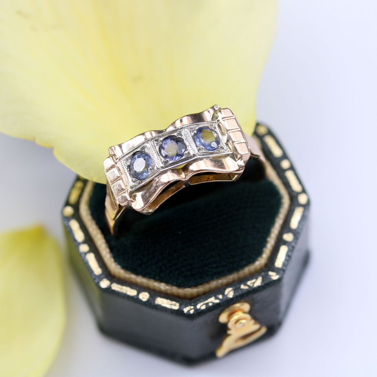 Old Retro 3 Sapphires Ring-photo-3